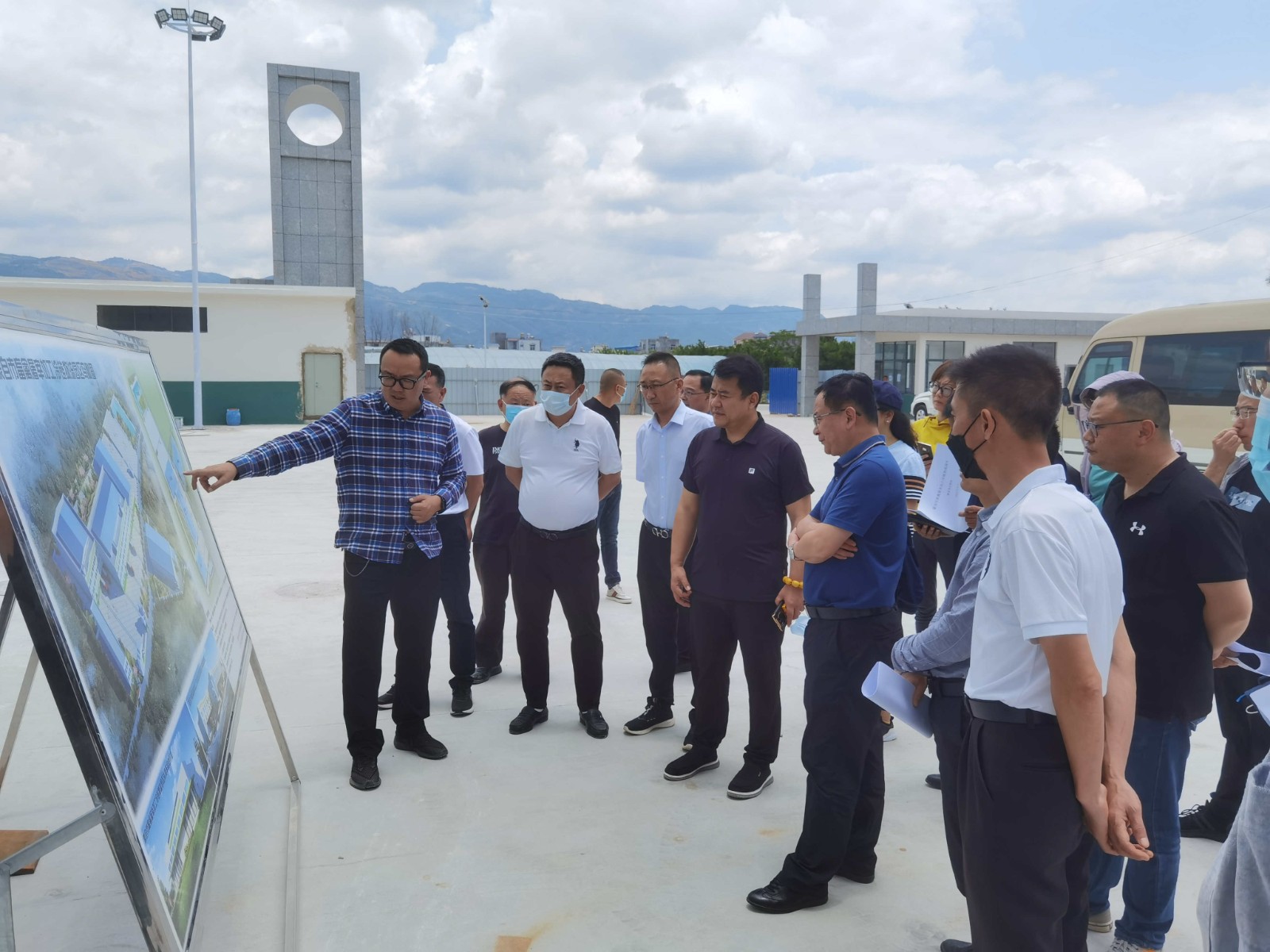 省发改委调研组等一行领导莅临蒙自市畜禽屠宰加工冷链物流园区建设项目调研