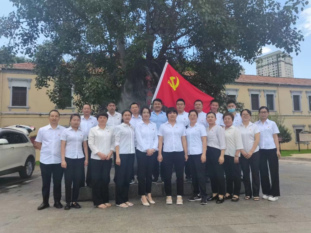 “勿忘昨天，无愧今天，不负明天”主题活动。